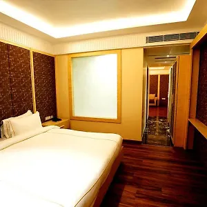 Magic Leaf Hotel
